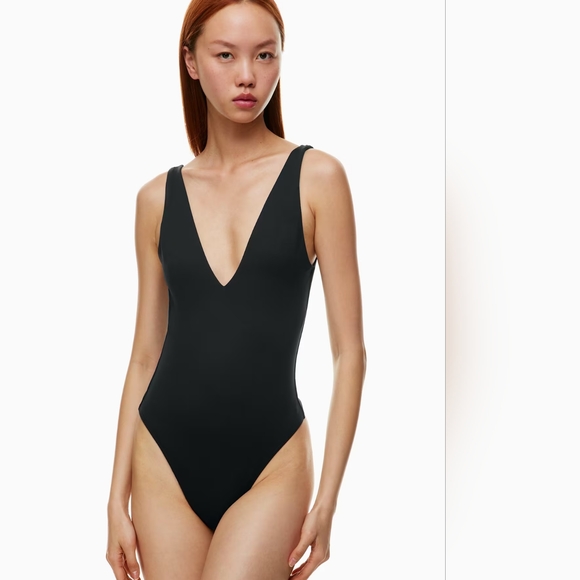 Babaton Tops - Babaton Aritzia Contour V Neck Bodysuit Thong Black Size M